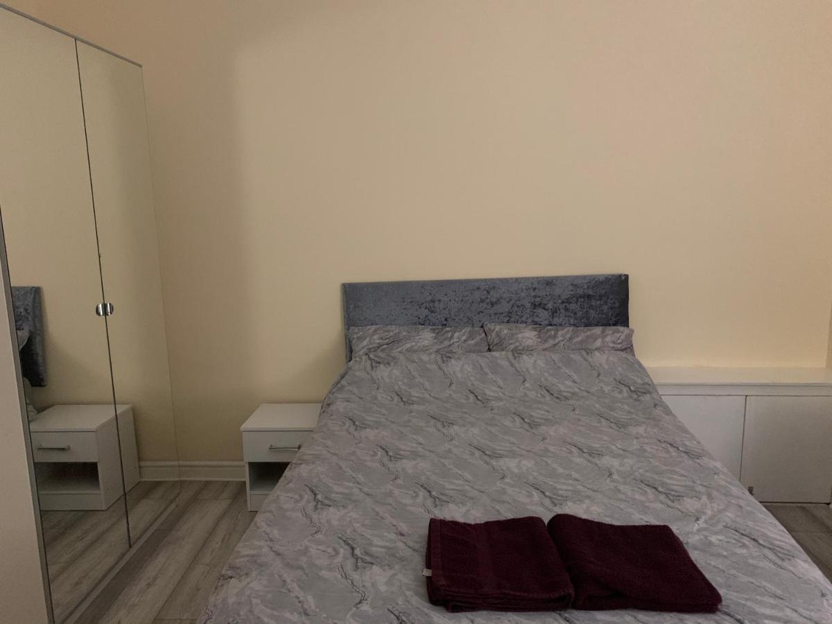 50 Mayford Road Hotel Манчестър Екстериор снимка