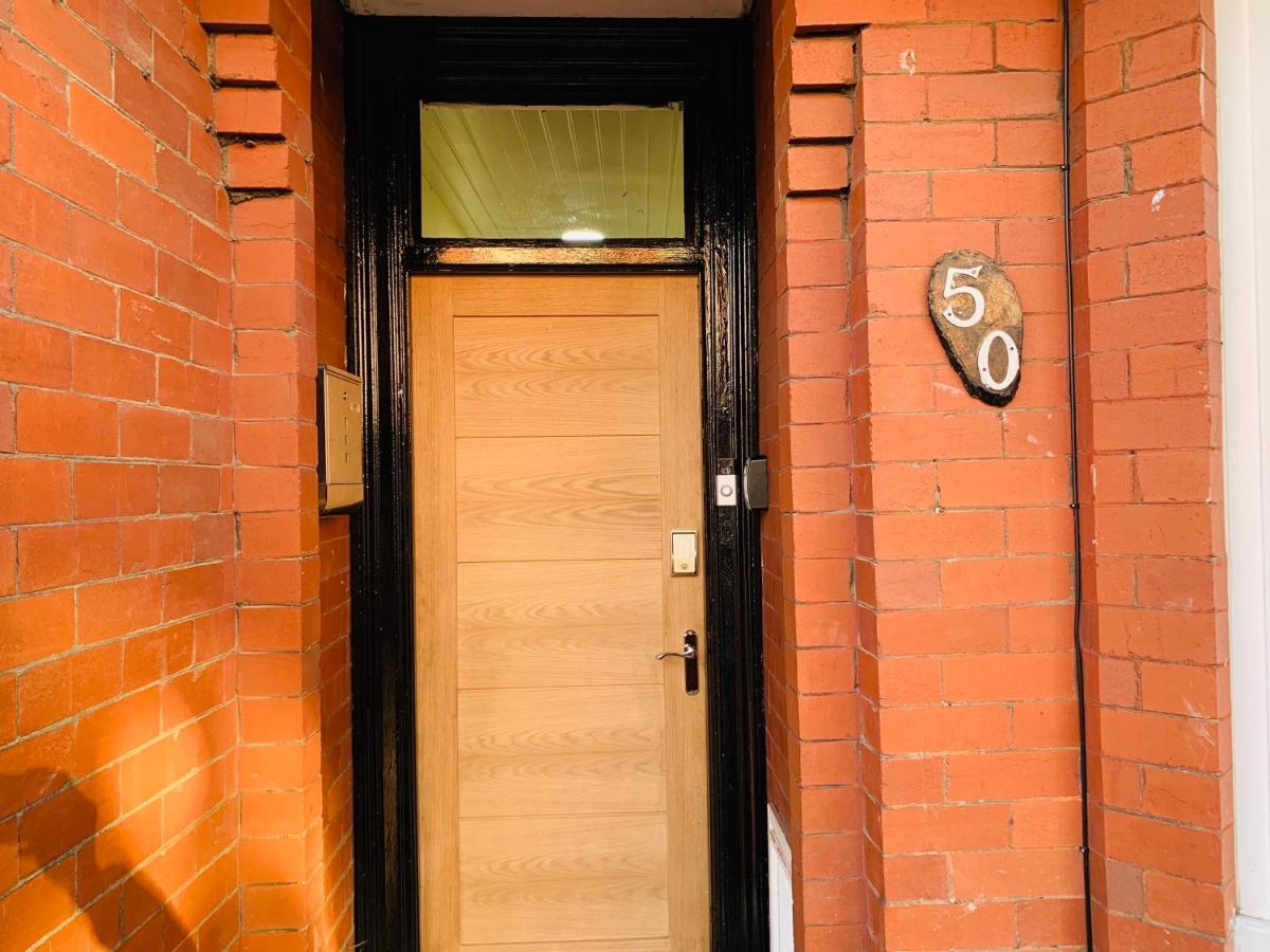 50 Mayford Road Hotel Манчестър Екстериор снимка